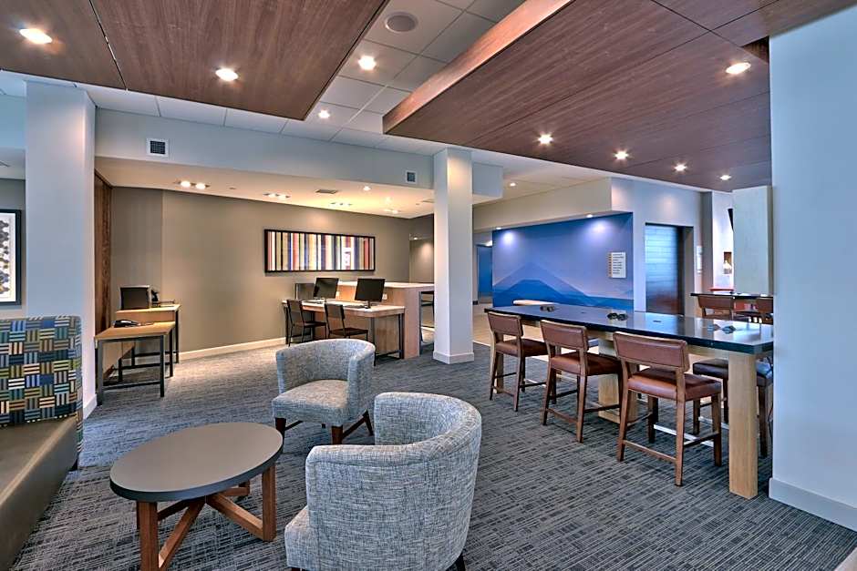Holiday Inn Express & Suites Roswell By IHG