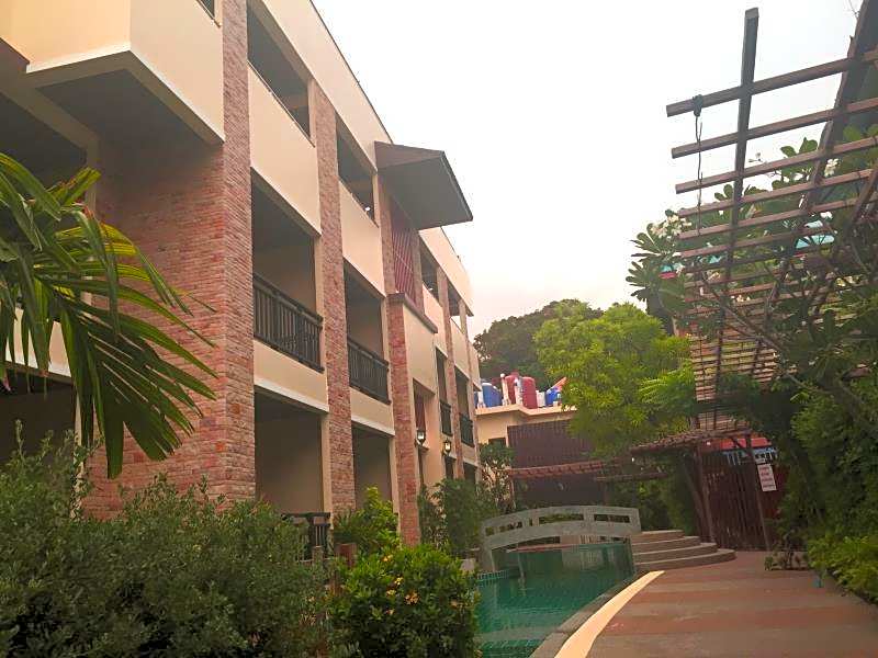 JJ Residence (somsri praditjarone company branch 1)