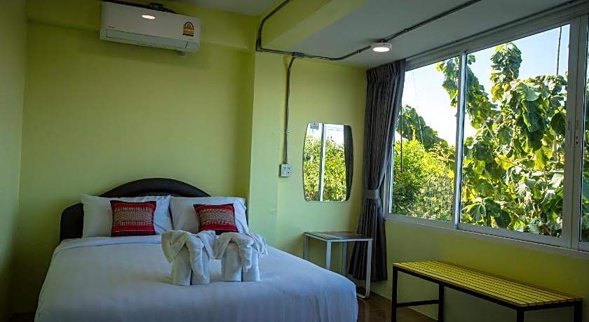 Baan Chang Hotel & Coffee House