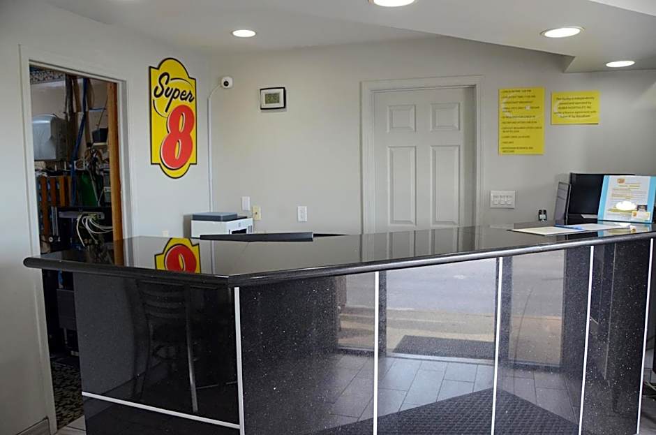 Super 8 by Wyndham Lafayette / Purdue Area