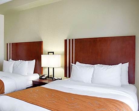 2 Queen Beds Suite Nonsmoking Accessible