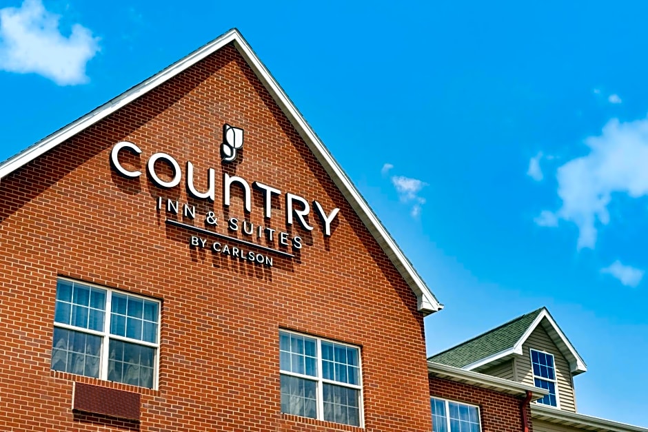 Country Inn & Suites by Radisson, Coralville, IA