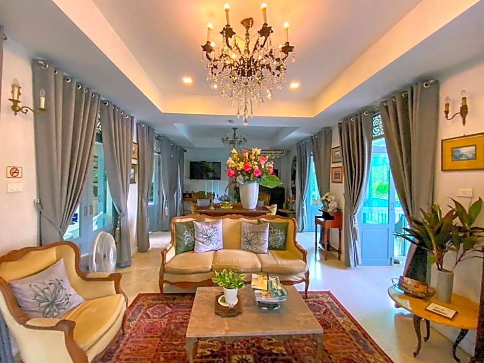 Villa Amphawa