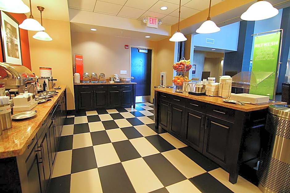 Hampton Inn By Hilton & Suites Grand Forks