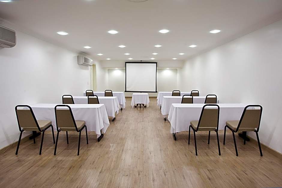 Plaza São Rafael Hotel