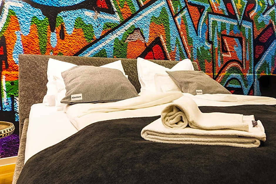 Blackhome Graz I contactless check-in