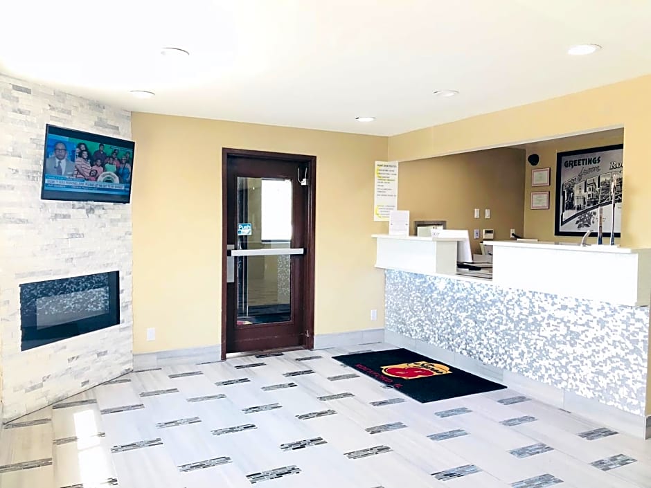 Super 8 by Wyndham Rockford