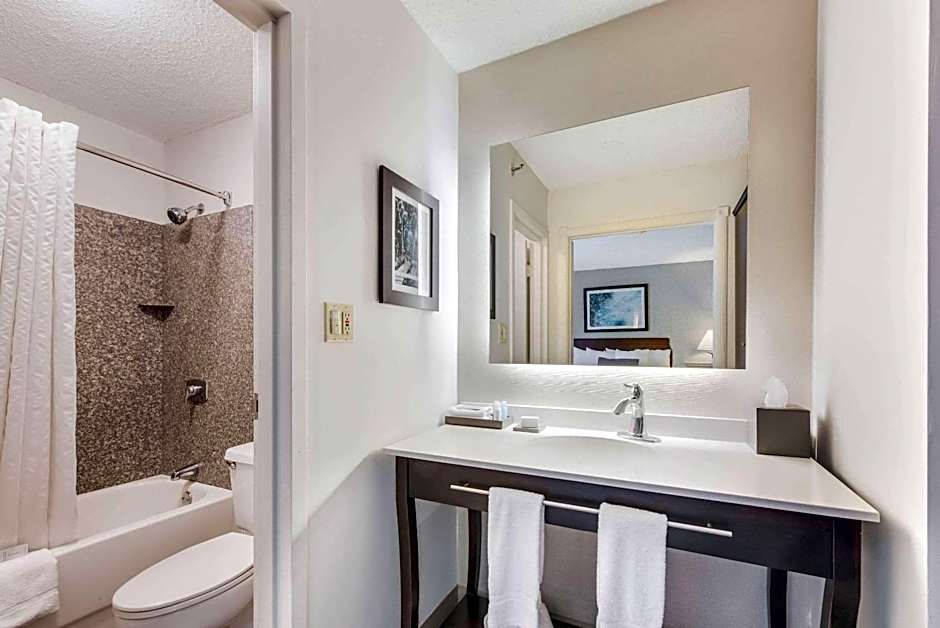The Blu Hotel Blue Ash Cincinnati, Ascend Hotel Collection