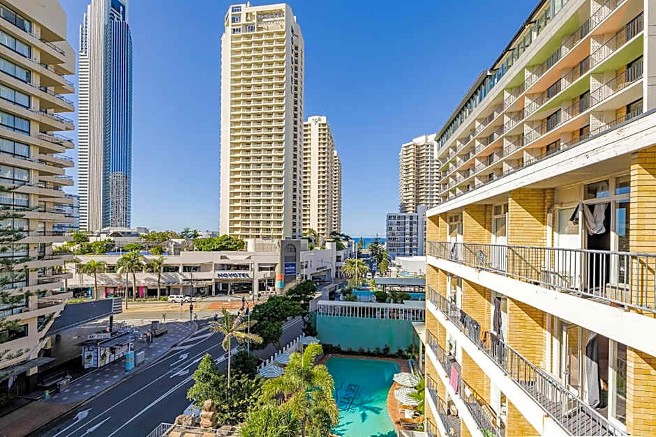 Bunk Surfers Paradise 18-35 Backpacker Hostel