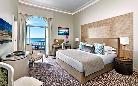 Superior Room with garden & sea view