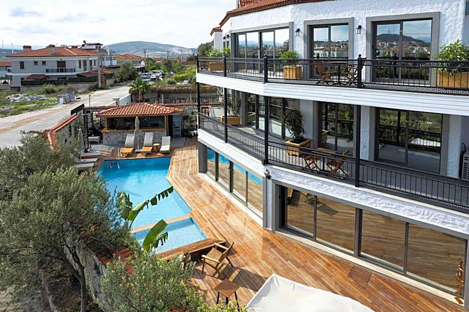 Lunas Alaçatı
