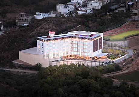 juSTa Sajjangarh Resort & Spa