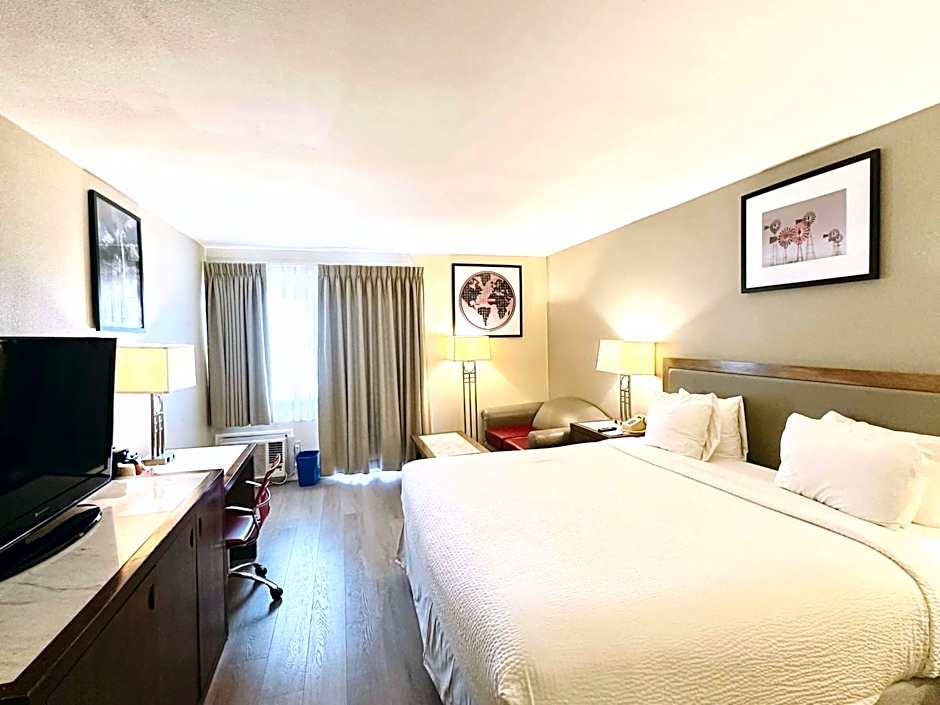 Ramada Plaza by Wyndham Garden Grove/Anaheim South