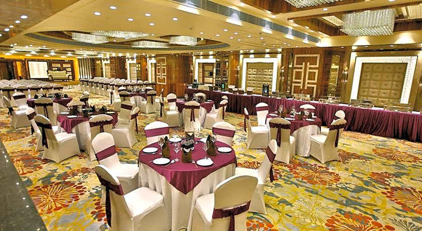 Regenta Central The Crystal Kanpur