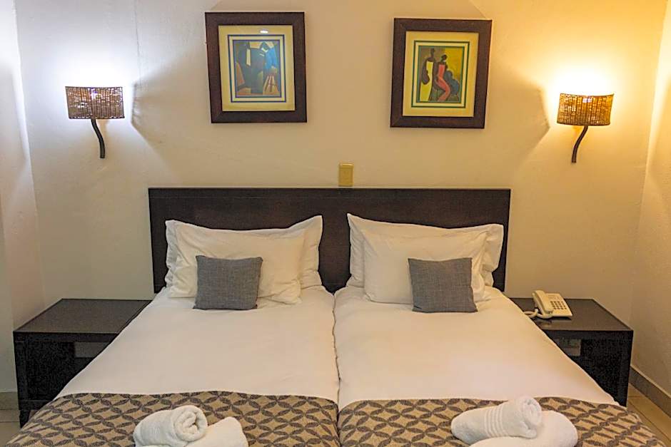 Hotel Numbi & Garden Suites