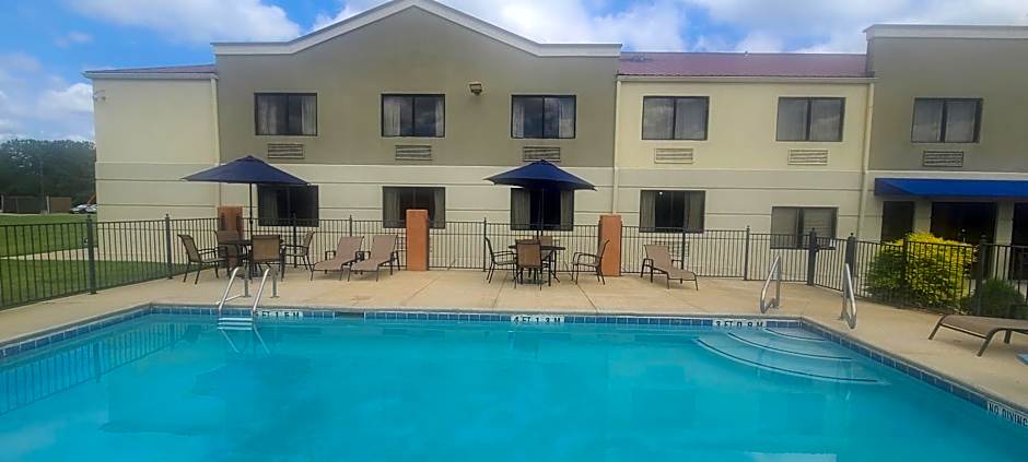 Comfort Inn & Suites Leeds I-20