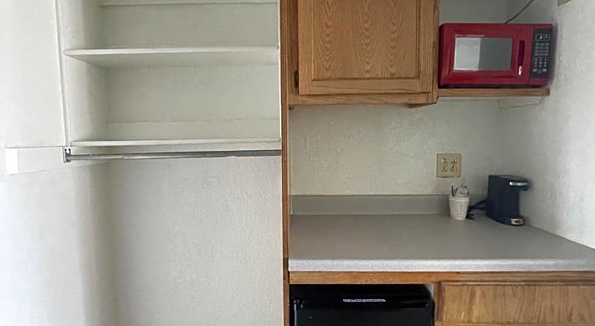 Travelodge by Wyndham Farmington Hwy 64