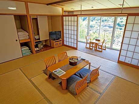 Japanese-Style Quadruple Room