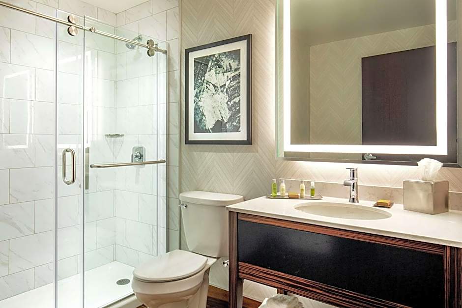 DoubleTree By Hilton Youngstown Downtown