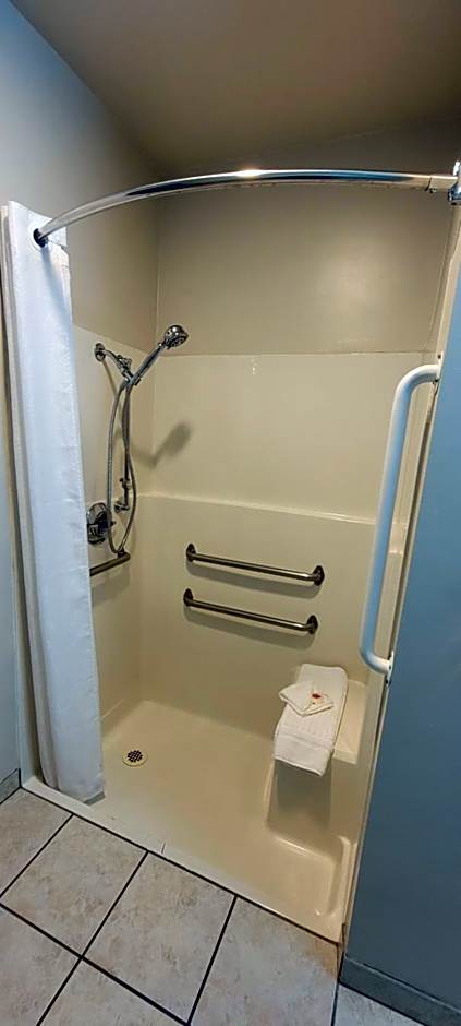 Quality Inn & Suites Fresno Northwest