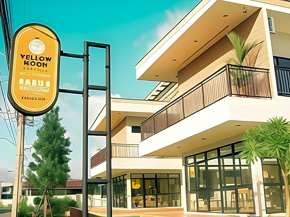 Yellow Moon Hotel