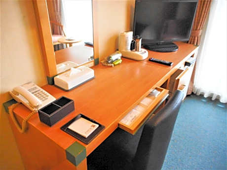 Single Room - Non-Smoking
