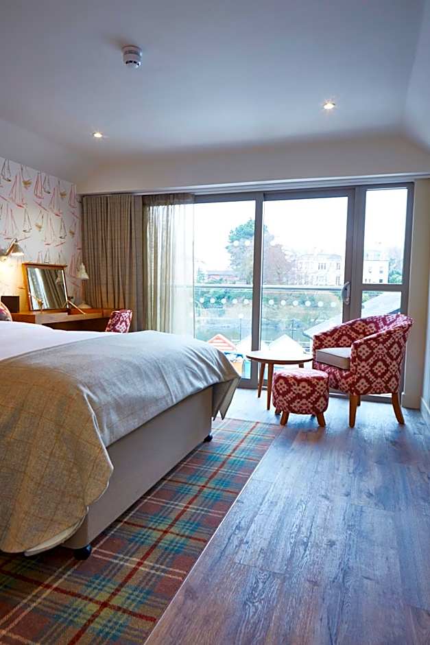 The Boathouse Inn & Riverside Rooms