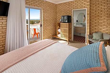 Ensuite Room with Private Bathroom