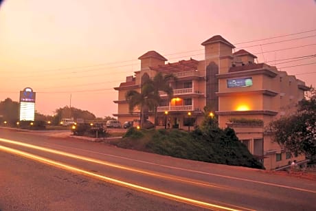 The Queeny Hotel