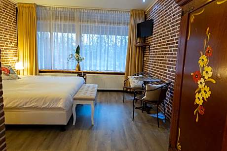 Double Room with Spa Bath