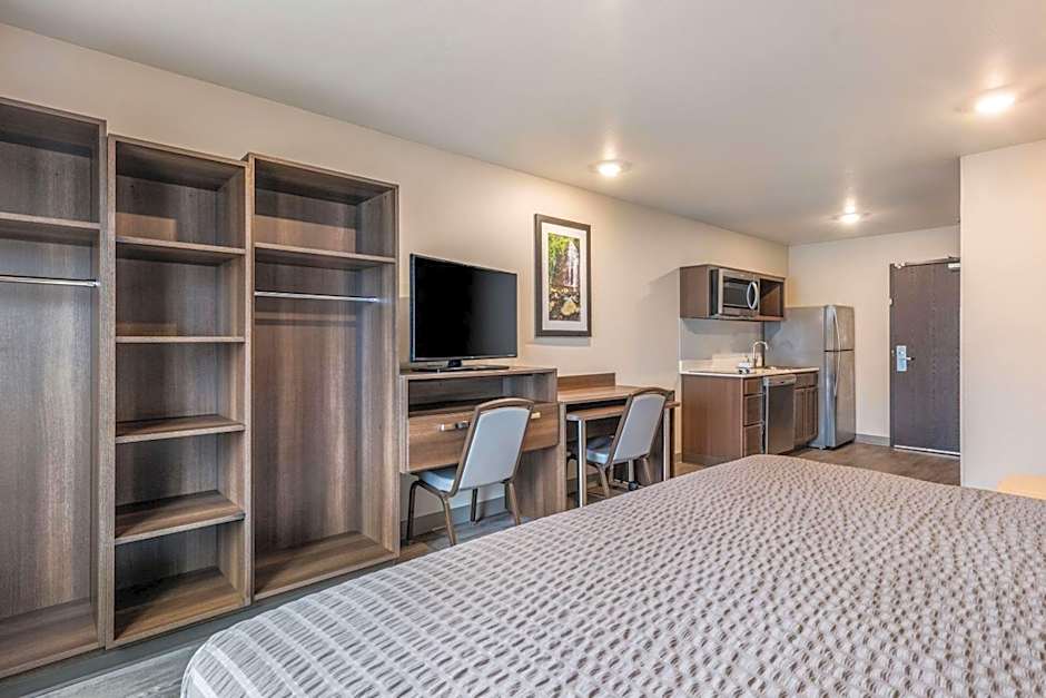 WoodSpring Suites Linden