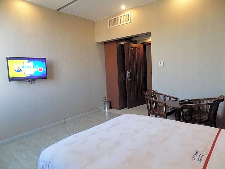Freedom City Hotel