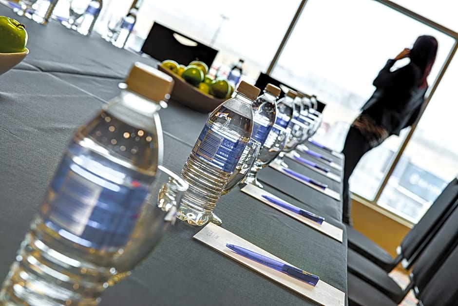 Hotel Clique Airport Calgary