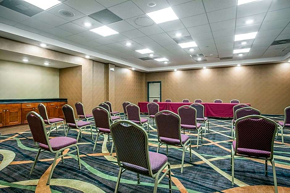 Clarion Hotel Fort Mill Near Amusement Park