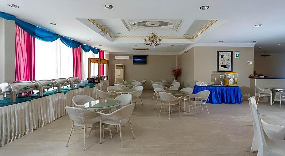 OYO 89619 De Choice Hotel