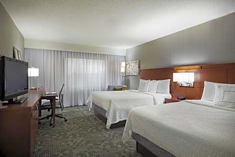 Courtyard by Marriott Chicago St. Charles
