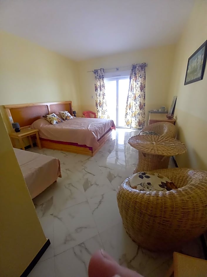 MAISON D’HÔTE LES TORTUES -