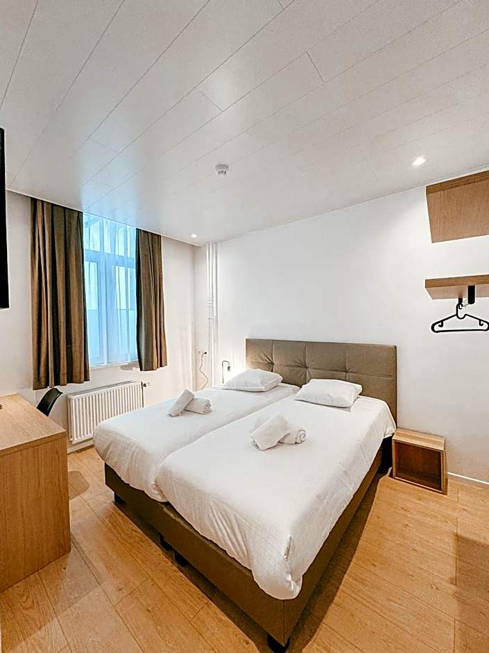 Alpha Hotel