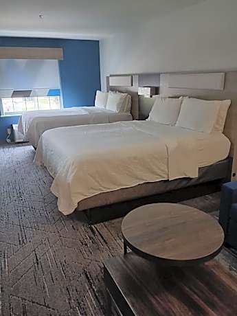 Standard Room with Two Queen Beds