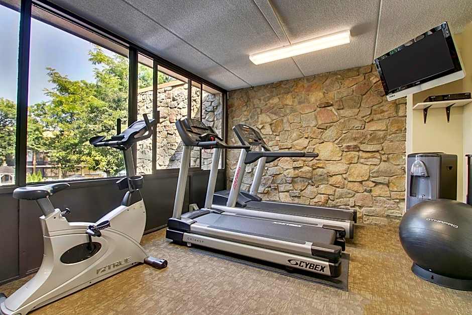 Holiday Inn Westbury-Long Island By IHG