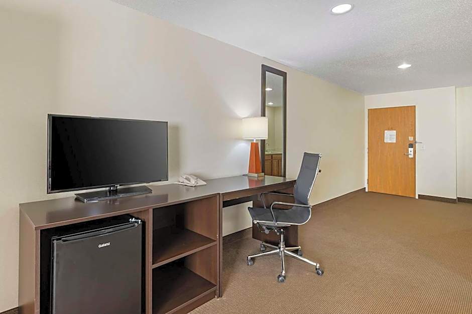 Sleep Inn & Suites Charles City
