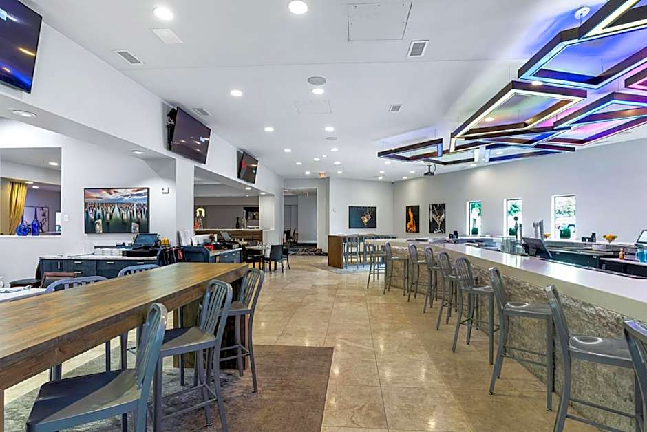 Harborside Hotel