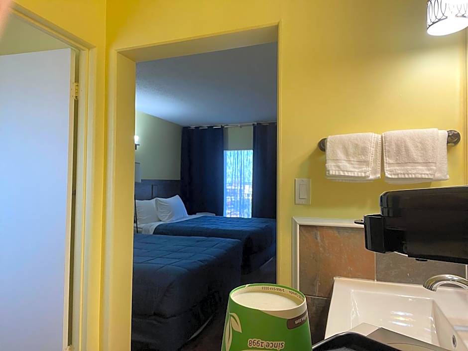 Port-O-Call Inn