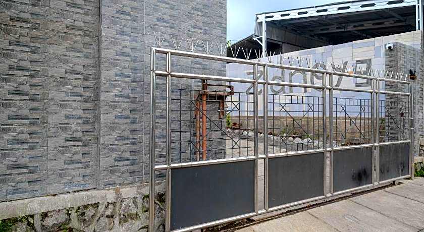 Urbanview Syariah Zidney 3 Salatiga by RedDoorz