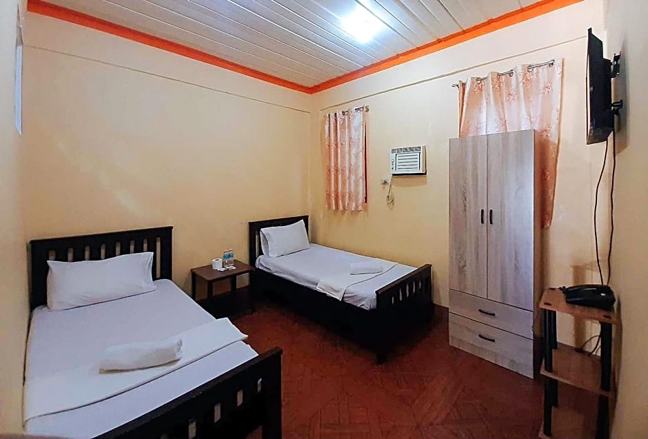 RedDoorz @ Johsons Pension House Butuan City
