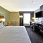 Holiday Inn Express Romulus / Detroit Airport By IHG