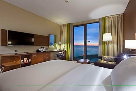 Deluxe King Room with View