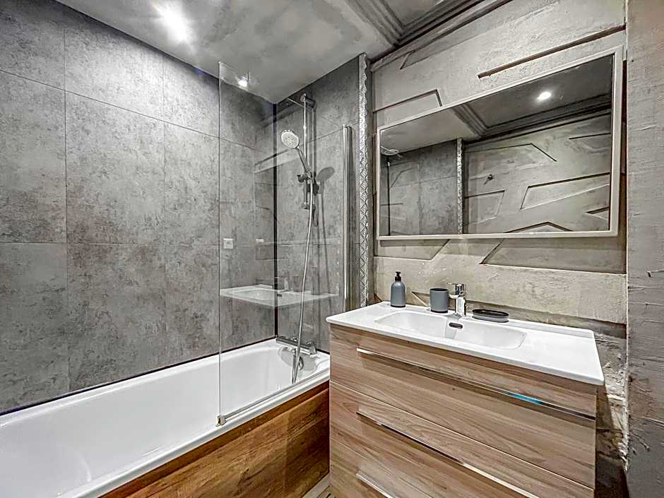 Grand Salon Cosy, proche centre Dijon & garage 2p