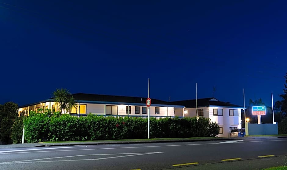 Snells Beach Motel