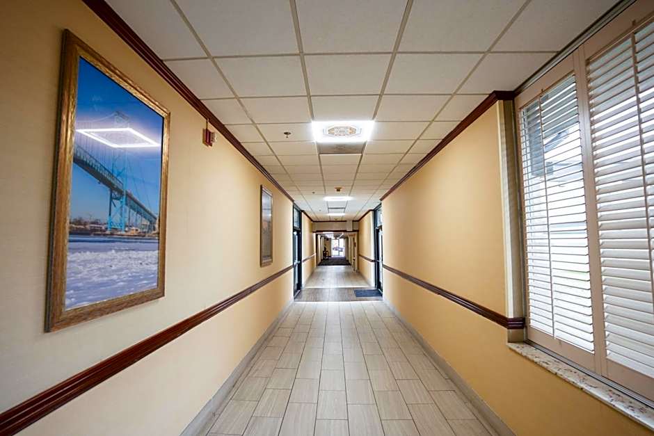 Clarion Hotel Detroit Metro Airport